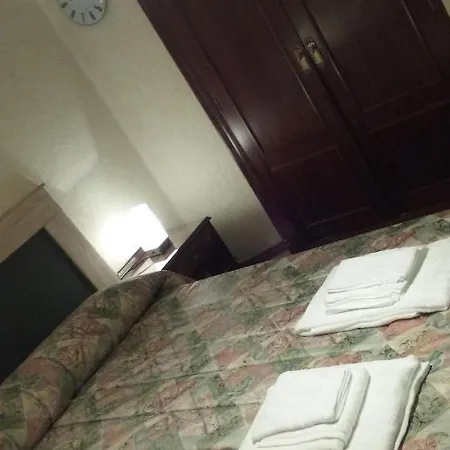 公寓 Apartamento Oviedo Centrico 4 Personas 奥维耶多