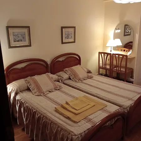 公寓 Apartamento Oviedo Centrico 4 Personas *